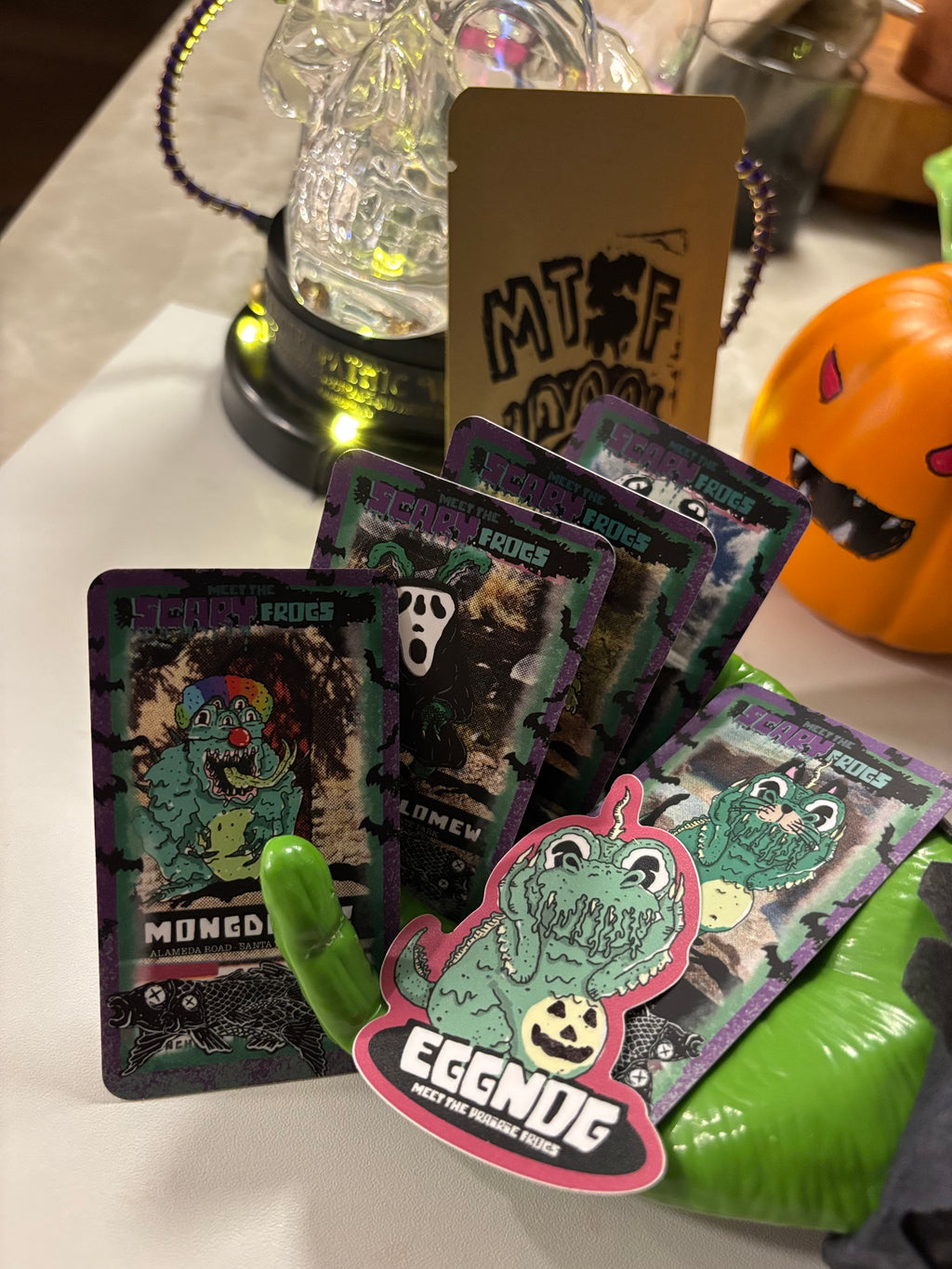 SPECIAL Meet the SCARY Frogs pack